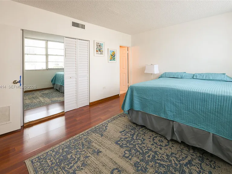 801 Brickell Bay Dr #1462 — Photo 16