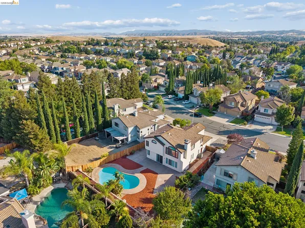 2377 Yorkshire Dr, Antioch, CA 94531