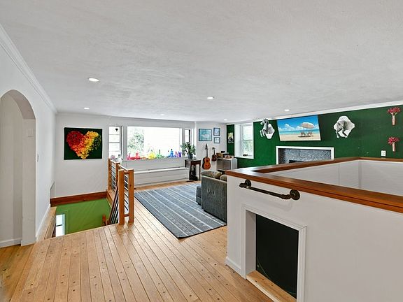 3rd image of 28 Michigan Hollow Rd