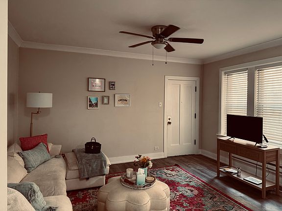 3rd image of 3815 N Greenview Ave #2