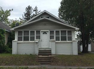 1758 Hamburg St, Schenectady, NY 12304