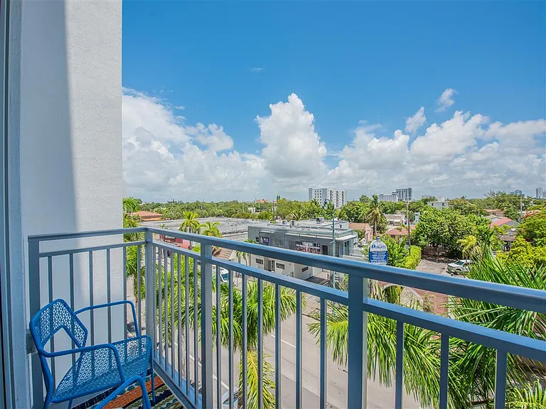 Altis Little Havana Apartments — Photo 10