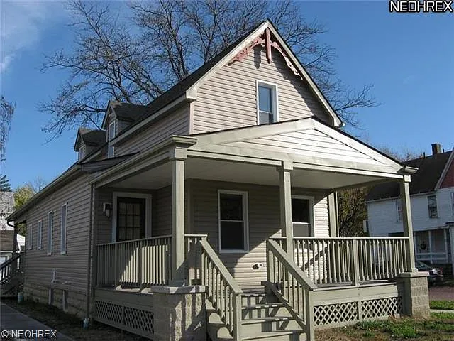 2025 W 98th St photo 1