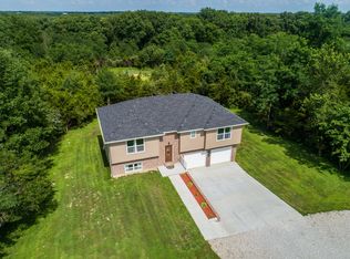 10624 Platinum Rd, New Bloomfield, MO 65063