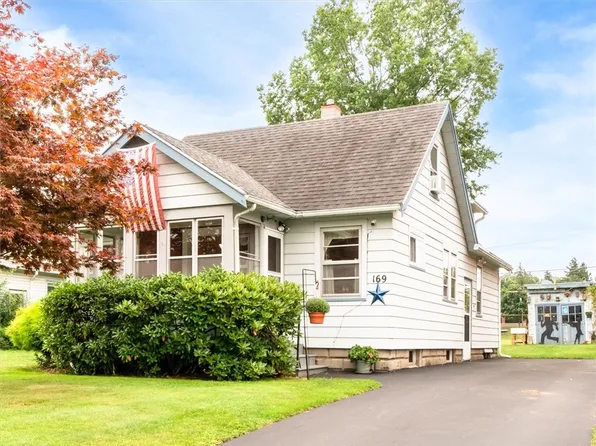 169 Cinnabar Rd, Rochester, NY 14617