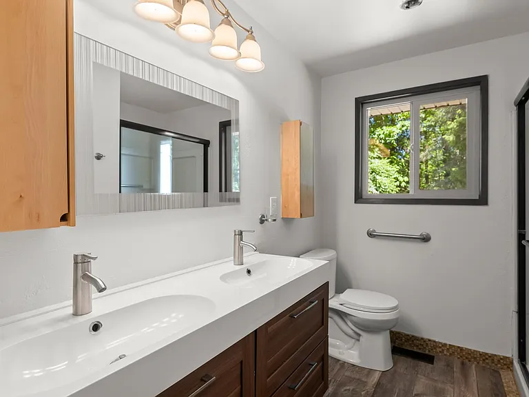 5561 SE Brookside St — Photo 10