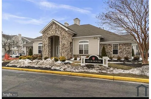 Building Photo - 2801 Ashfield Dr #103