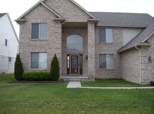 16865 Shinnecock Dr, Macomb, MI 48042