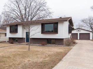 304 Larch Ave, Onalaska, WI 54650