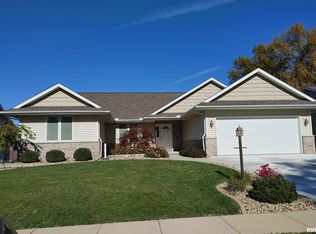 1106 Westminster Dr, Washington, IL 61571