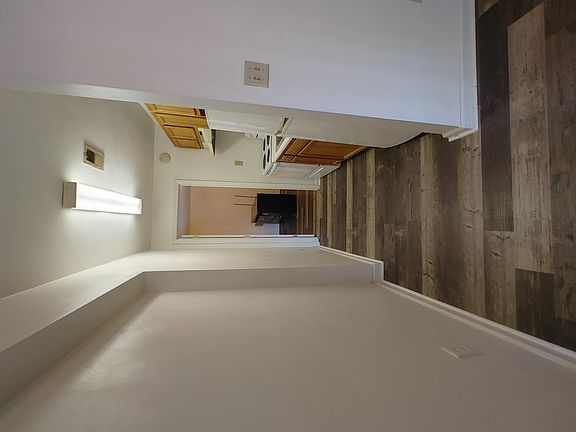 3rd image of 813 Apperson Dr #5