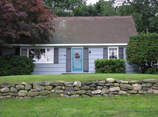 9 Peppercorn Ln, East Granby, CT 06026