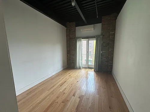 390 S 2nd St #4C Photo 1