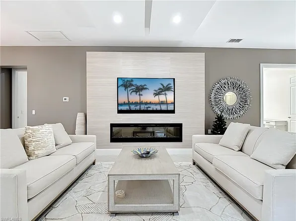 3695 Montreux LN #201, NAPLES, FL 34114