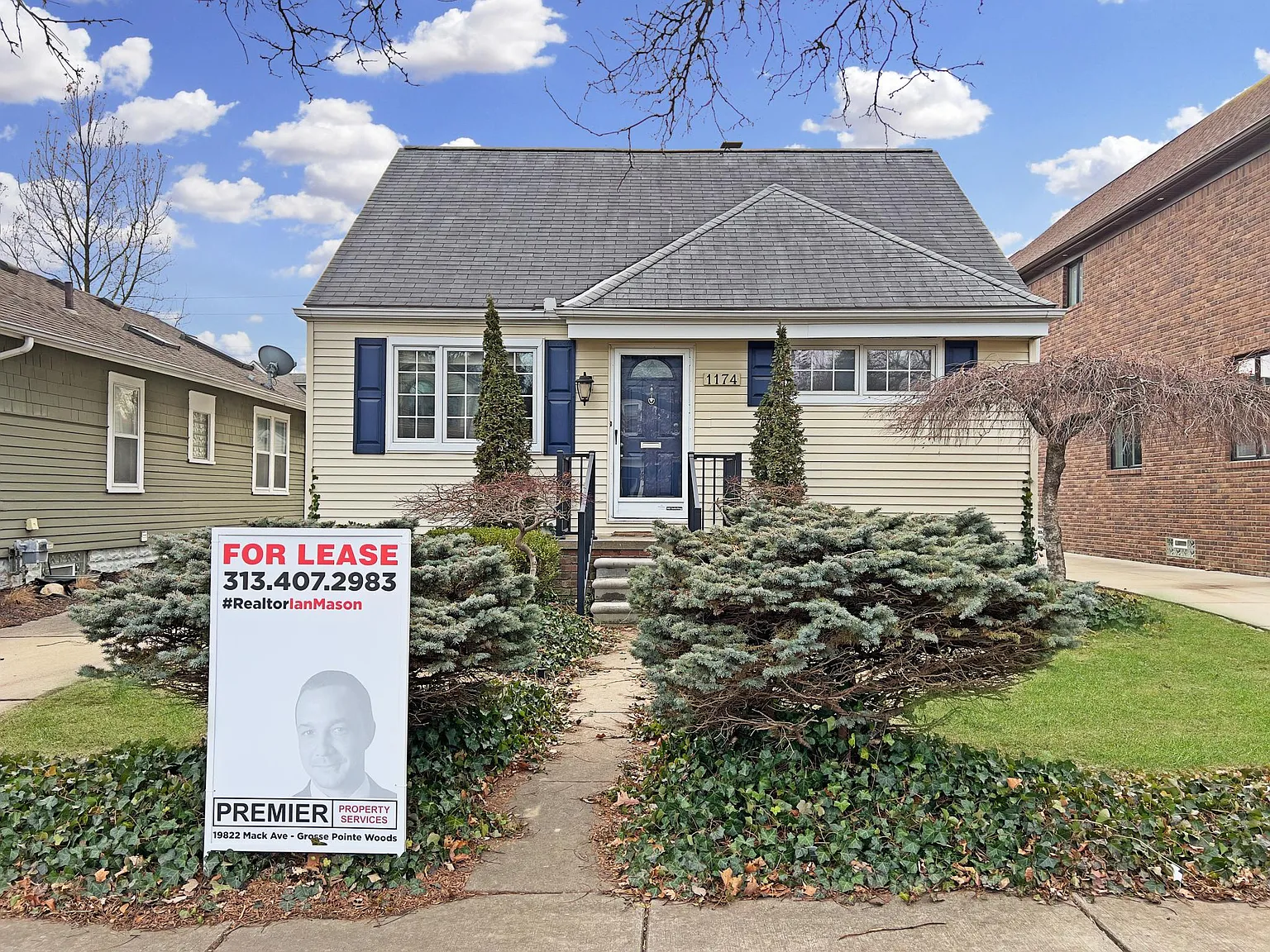 1174 Davis Ave photo 1
