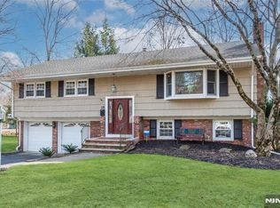 15 Terry Ct, Montvale, NJ 07645