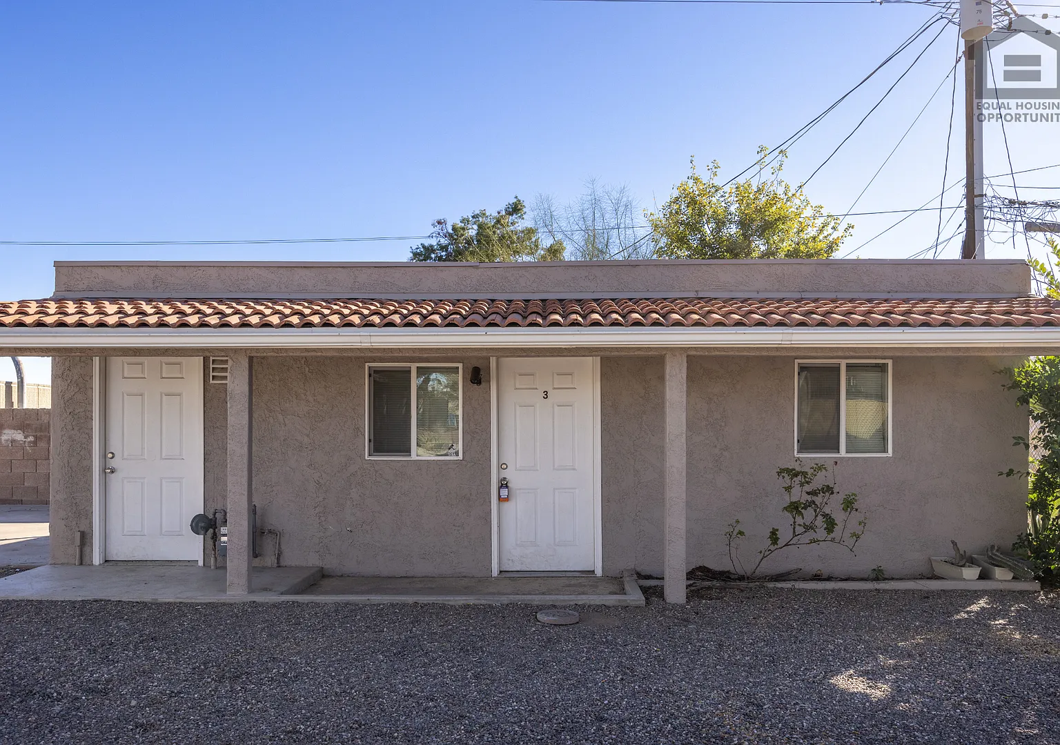 2501 — Photo 2