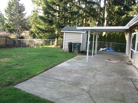 3rd image of 1023 167th Pl NE