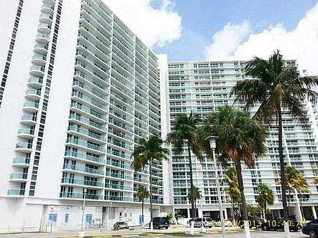 1st image of 100 Bayview Dr #3O3