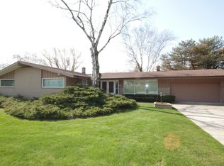 2217 W Apple Tree Rd, Glendale, WI 53209