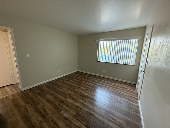 3rd image of 205 W Weddell Dr