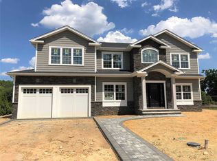 64 Moss Ln, Jericho, NY 11753