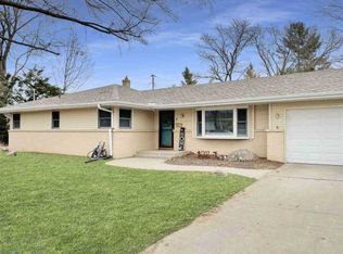 1207 Mayfair Pl, Rockford, IL 61107