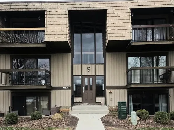 9660 Cove Dr Unit F16, North Royalton, OH 44133