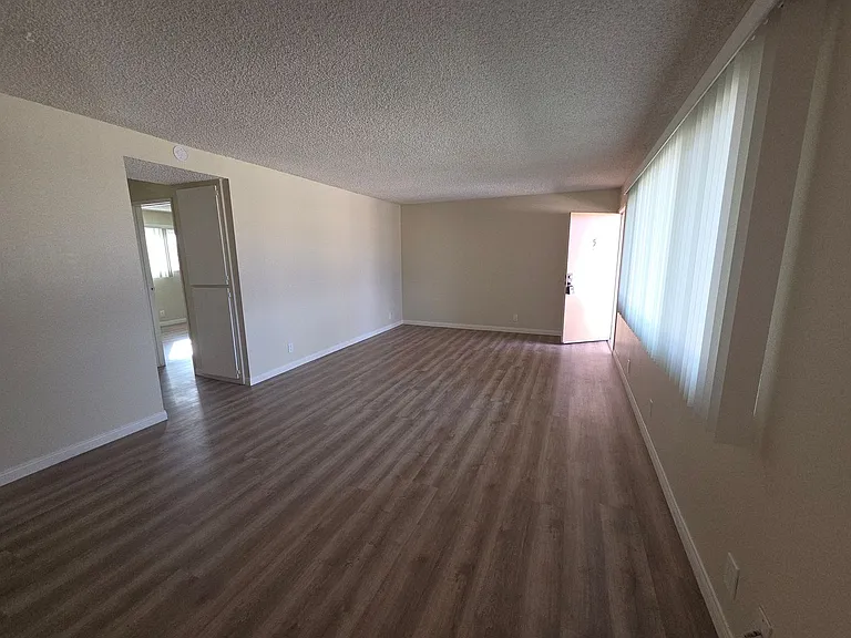 1675 Chapel Dr — Photo 23