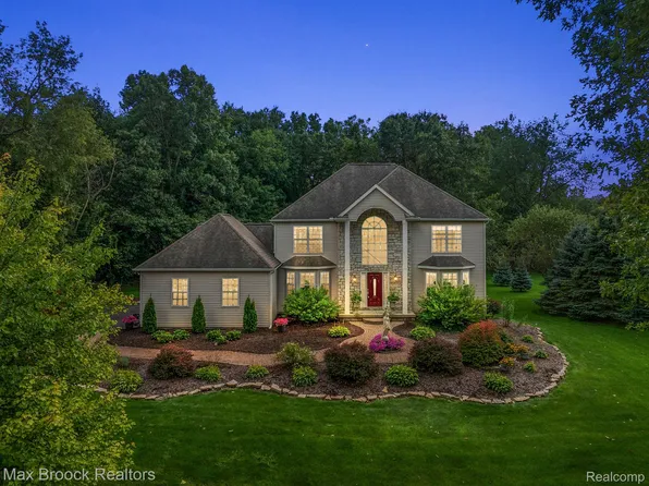 4536 Sedona Dr, Clarkston, MI 48348
