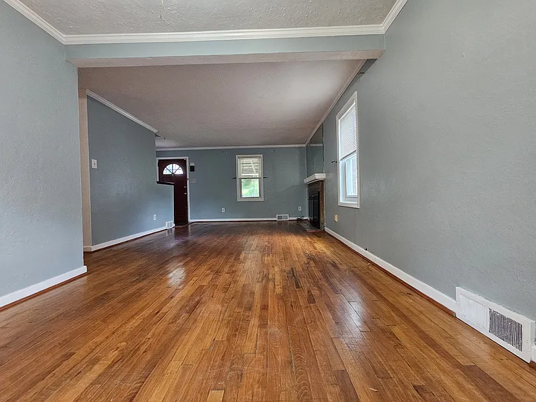 1536 Prospect Rd — Photo 3