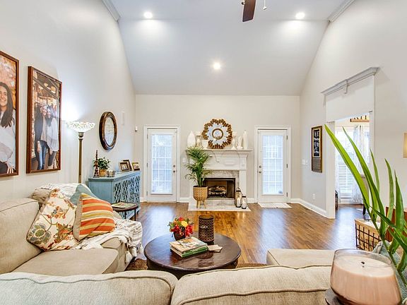 4th image of 2323 Calderwood Ct