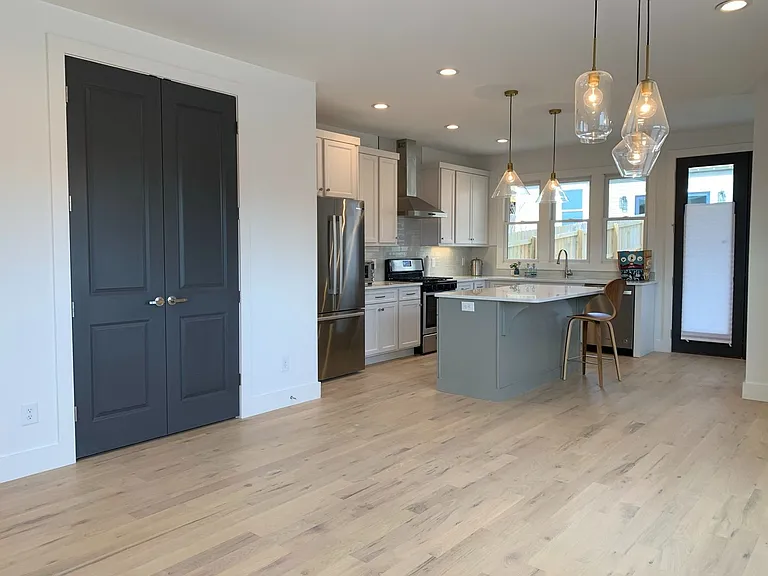 523 Fatherland St #B — Photo 10