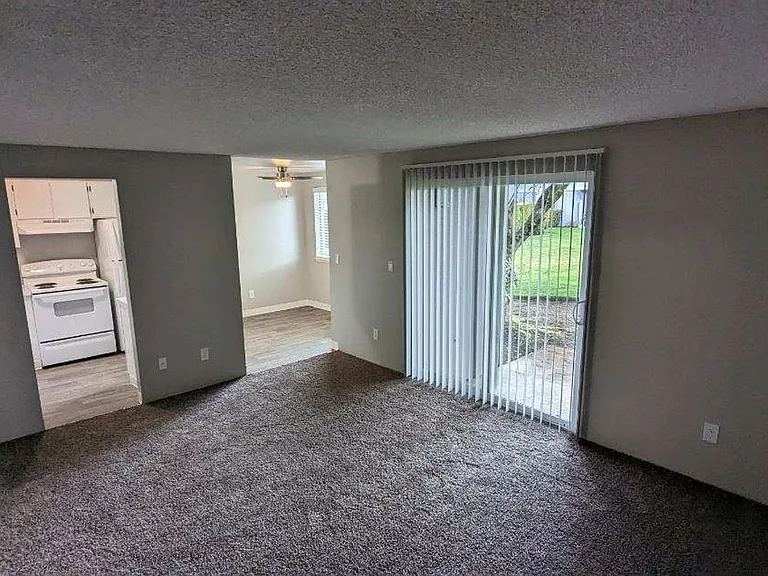 Stillwater Apartments — Photo 11