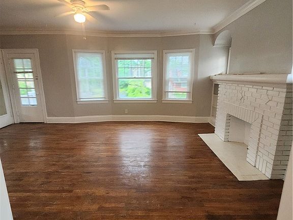 3rd image of 3722 Chelton Rd #2