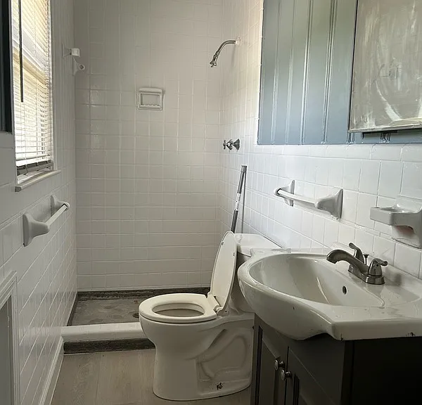 2532 Jewel St — Photo 9