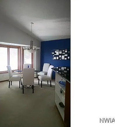 206 W 33rd St — Photo 3