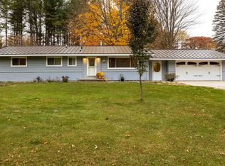 2535 N Daniels Rd, Sanford, MI 48657