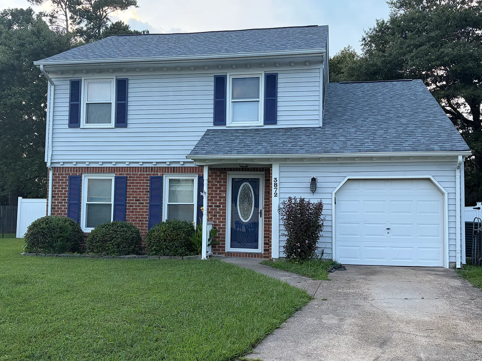 4 bed, 2.5 bath, 1866 sqft, $2,700 — Photo 1