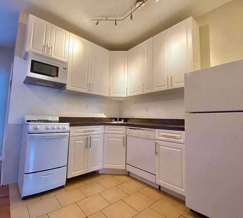 2nd image of 503 E 73rd St #5G