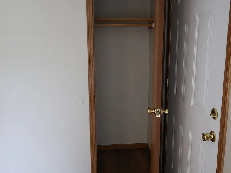 8 Westside Ct — Photo 27