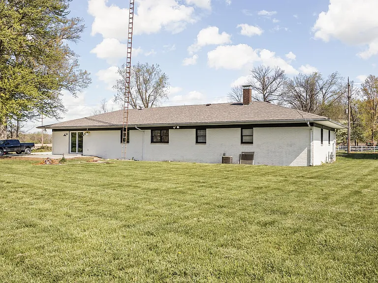 5051 E Moyer Dr — Photo 6