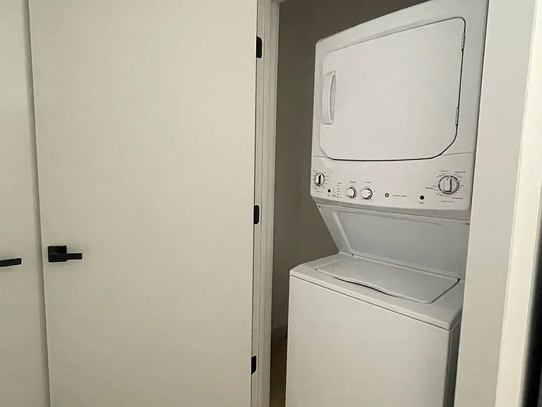 416 W Benson St #6 — Photo 5