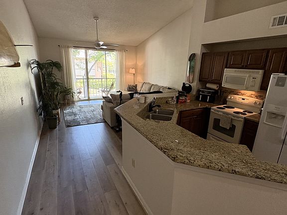 4th image of 804 Normandy Trace Rd