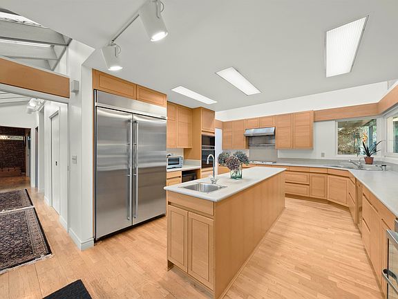 3rd image of 535 English Bluff Rd