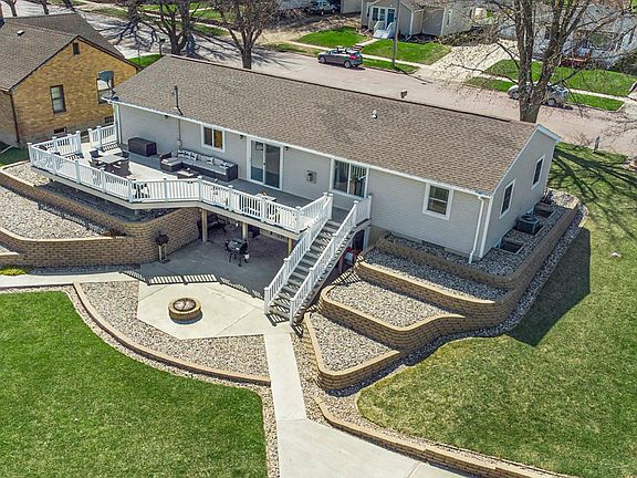 700 Dewey St Jackson Mn 56143 Zillow