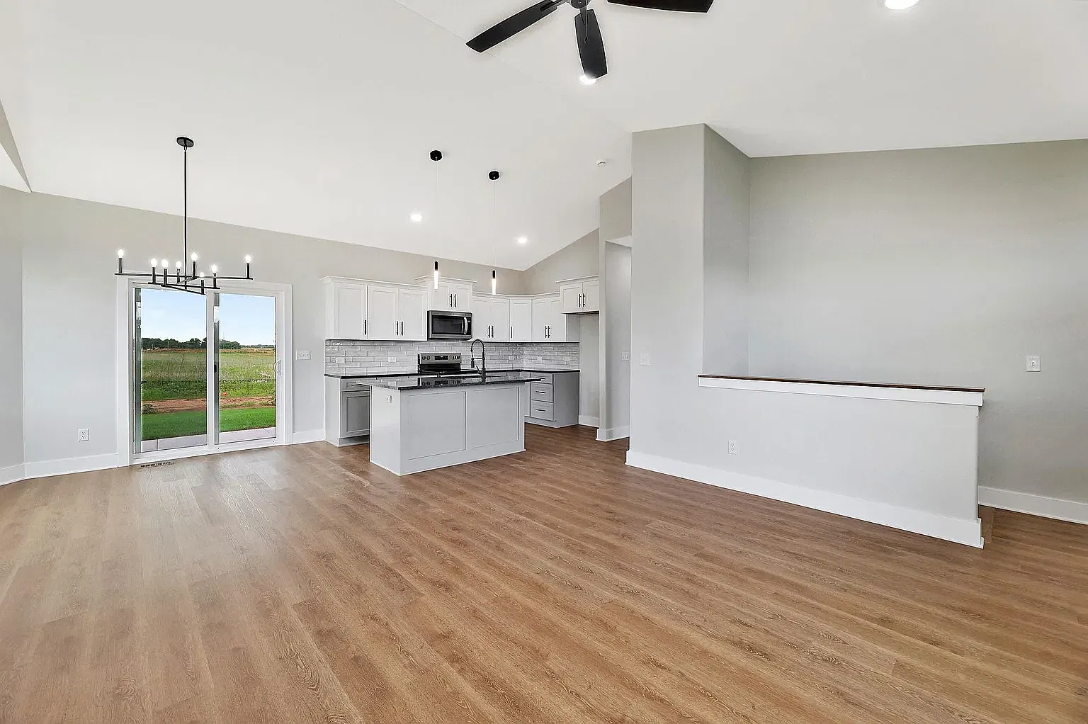 4 bed, 2343 sqft, $2,495 — Photo 2