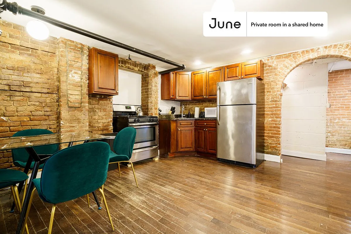 Full bedroom in 5 bed/1.5 bath home in Bedford-Stuyvesant #909 E — Photo 4