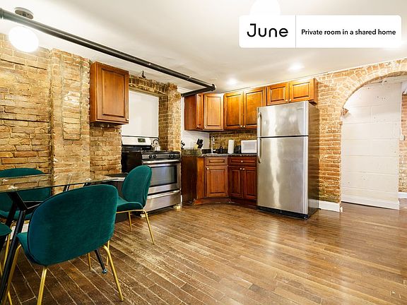 4th image of 260 Lafayette Ave #D