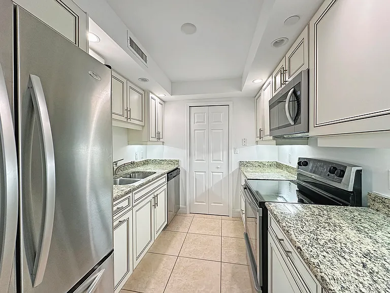 3000 N Ocean Dr #19B — Photo 4